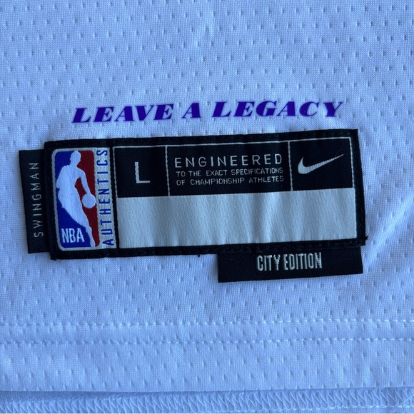 Nike Youth City Edition Los Angeles Lakers LeBron James Swingman Jersey NWT - Picture 3 of 4